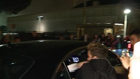 Джъстин Бийбър разцепи устата на фен (ВИДЕО)