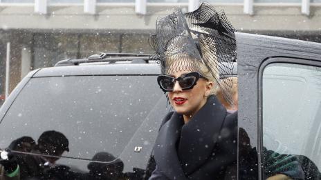 Гага спечели одобрението на роднините на гаджето си