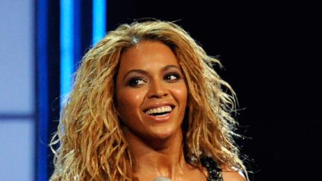 Бионсе обърка текст на песен на участие (видео)