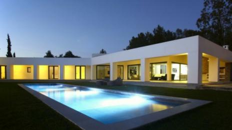 Бялата вила в Ибиса