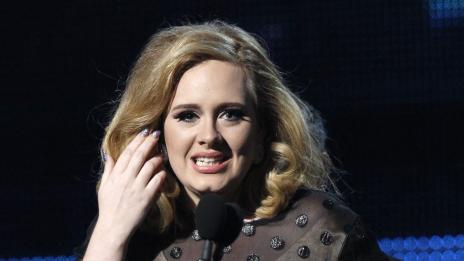 Песен на Адел събуди 7-годишна от кома