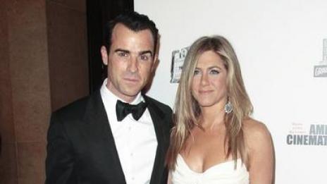 Дженифър завлече Теру на "сватбен лагер"