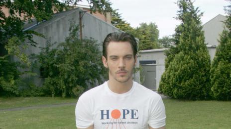 Вижте къщата на Джонатан Рис Майърс в Холивуд