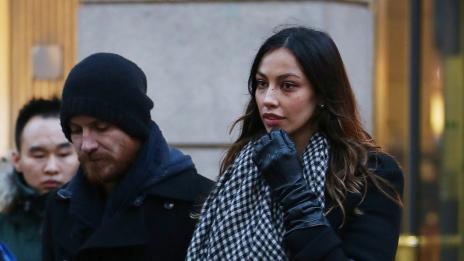 Майкъл Фасбендър и Мадалина Ганеа се появиха ръка за ръка