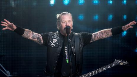 Metallica дари част от приходите си за болница