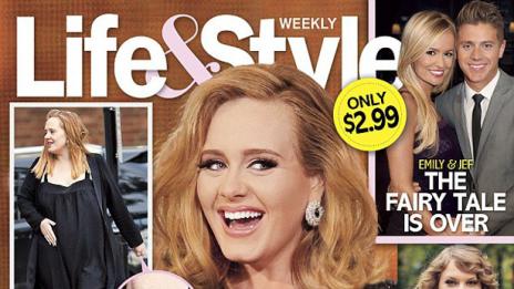 Адел с тайна сватба?