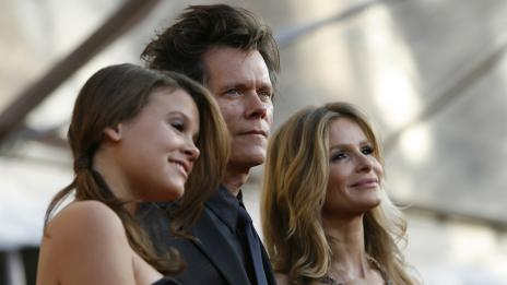 Дъщерята на Кевин Бейкън и Кира Седжуик става мис „Златен глобус“