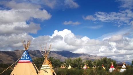 В Невада изникна екокурорт сред дивите мустанги