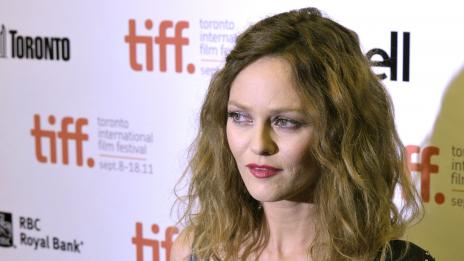 Ванеса Паради мълчи за раздялата