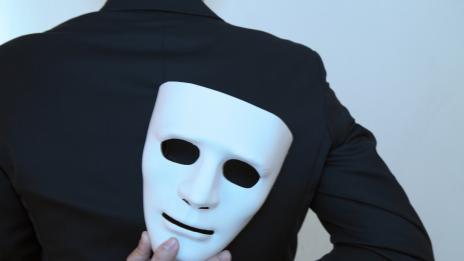 Как да надникнете зад маската на лицемера
