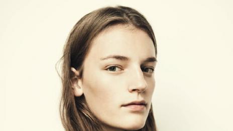 Новите странни лица на модата: Лора Кампман