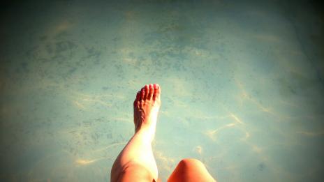 Подготовка за плажа – как да се справите с грубите пети?