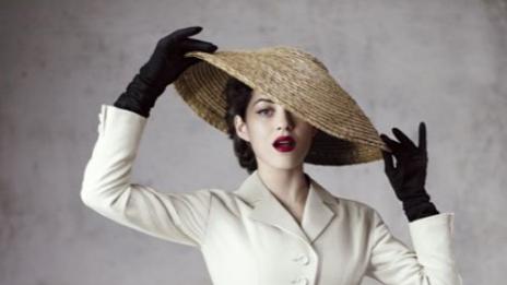 Марион Котияр като музата на Dior