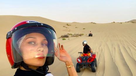 Бела Хадид на почивка с гаджето в Абу Даби