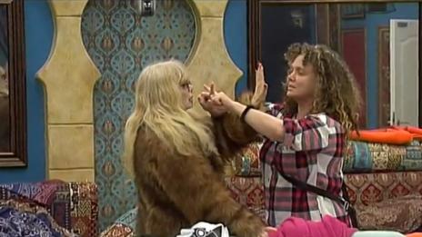 Джино по-зле и от плеймейтките, Нордел вади ножове