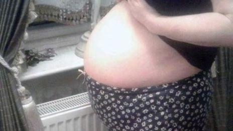 Три години бременна, ама не точно