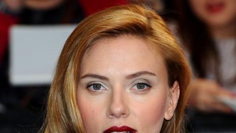 Скарлет Йохансон се връща в Лос Анджелис