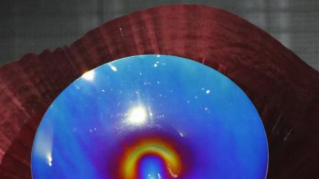 Гага пак заложи на извънземна визия