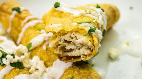 Видео рецепта:  Пилешко такито