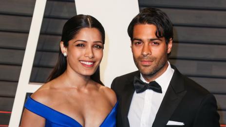 Фрида Пинто се хвана с играч на поло