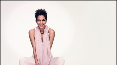 Хали Бери с нова рекламна кампания за DEICHMANN