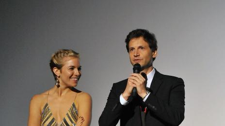 Сиена Милър залюби режисьор