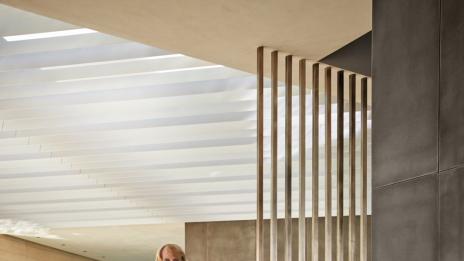 В модернистичния дом на режисьора Майкъл Бей