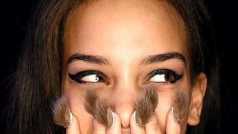 Нов хит: С нокти на върколак