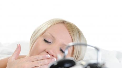 Недоспала жена = семейна кавга