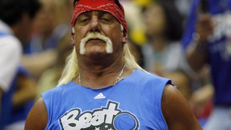 Хълк Хоган опразни джобовете след развода