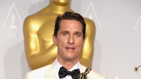 Матю Макконъхи ще пуска на пазара тениски със своя лозунг