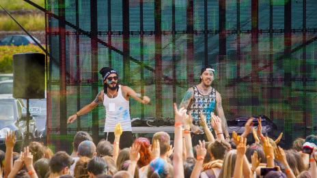 Pavell&VenciVenc и The Top Stoppers диктуваха ритъма на Фестивал на цветовете