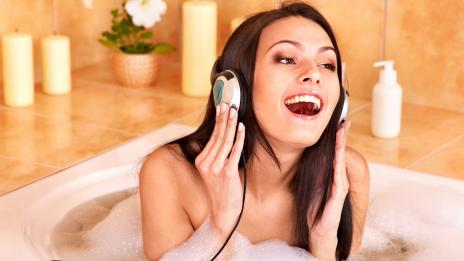 Гореща вана заменя липсата на компанията