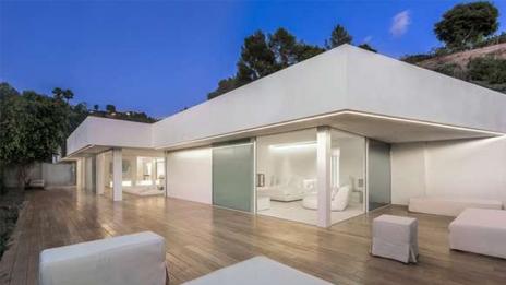 Орландо Блум се изръси със 7 милиона долара за скучна къща