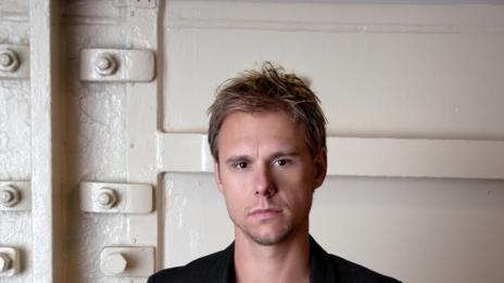 Tiësto открива Solar Summer Festival, а Armin Van Buuren идва за финала