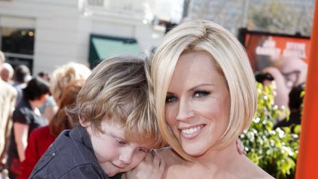 Джени Маккарти няма да има нищо против, ако синът ѝ се окаже гей