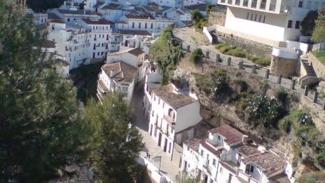 Романтично градче в скалите