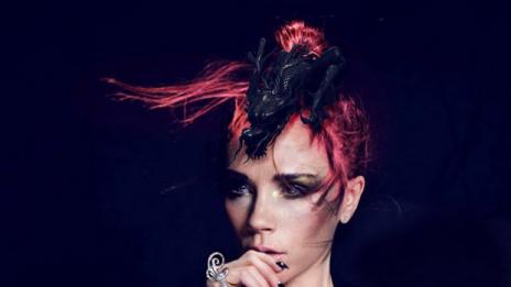 Виктория Бекъм изненадва с огнена грива и дракон на главата