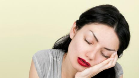 Неправилната поза зад бюрото убива либидото ви