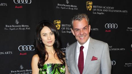 Олга Куриленко иска дете от брата на Анджелика Хюстън