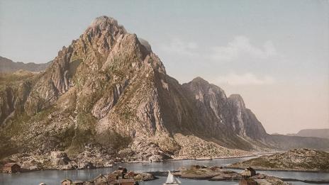 Гледка за милиони от норвежки връх