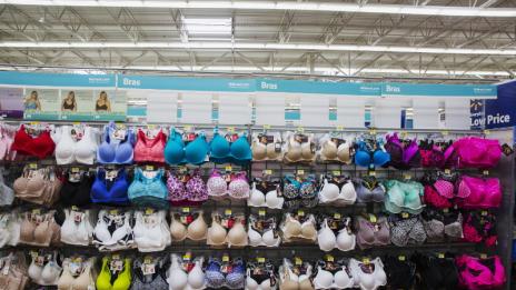 Феминистки скочиха срещу апликация за гърди