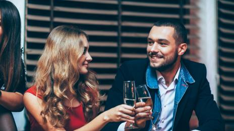 Коледно парти в офиса: Как да разберете, че той е изневерил?