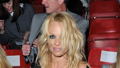 Памела си избира мъжете покрай синовете си