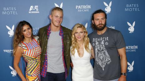 Нина Добрев излиза с Александър Лудвиг?