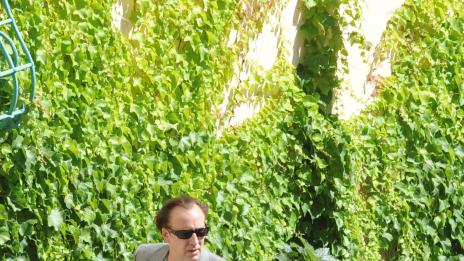 Никълъс Кейдж разпуска луксозно в Италия