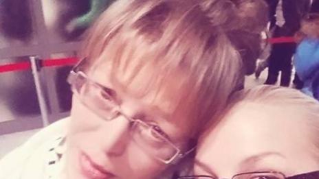 Деси Слава показа майка си