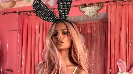 Емили Ратайковски – най-сексапилното зайче за Великден