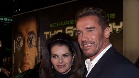 Арни може и да се прости с развода