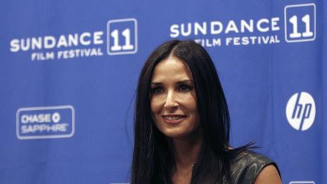 Деми Мур си намери 26-годишно гадже